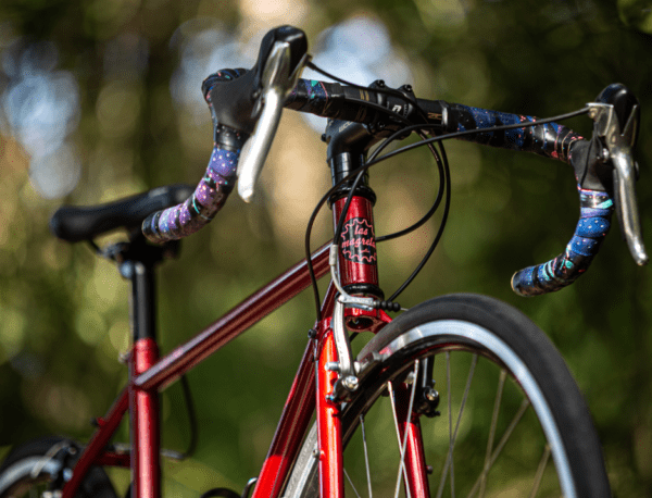 Rectangle 88slider1 600x458 - Bicicleta LATINA VIZU guidão drop + sti
