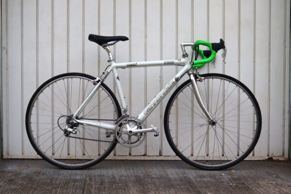 IMG 6668v2 600x400 - Bicicleta Cannondale Cad3 R1000 50 (usada)