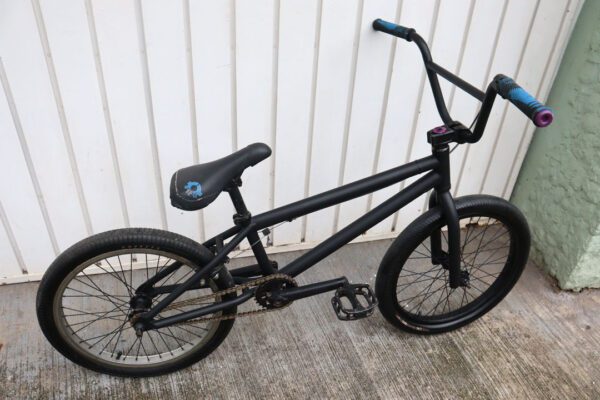 IMG 6844 600x400 - Bicicleta BMX FIT Aitken (usada)